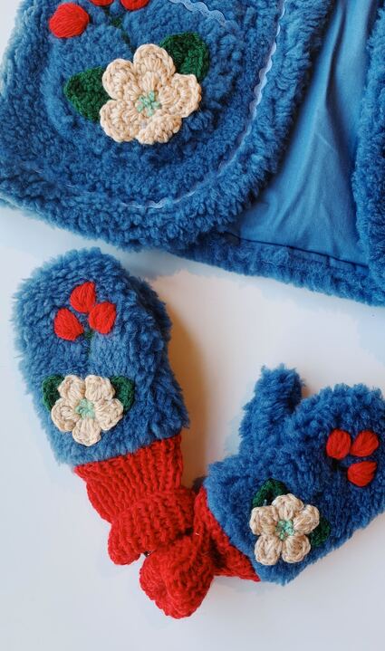 Floral Fluffy Mittens