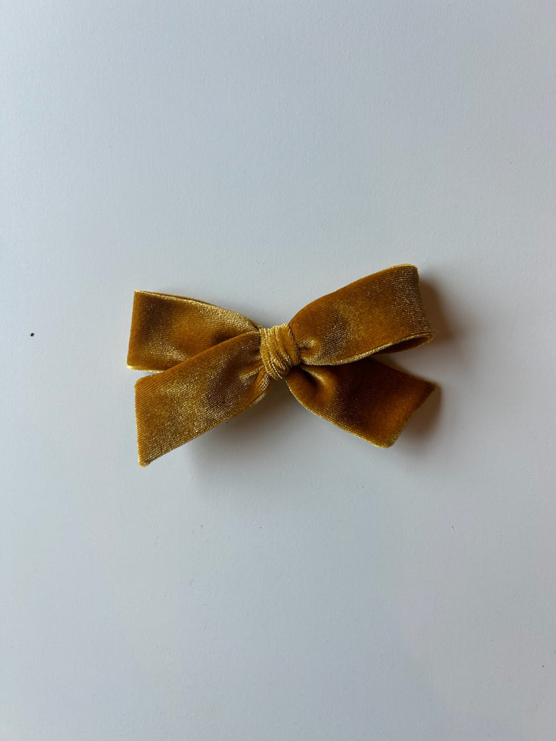 Velvet Bow | Medium Schoolgirl