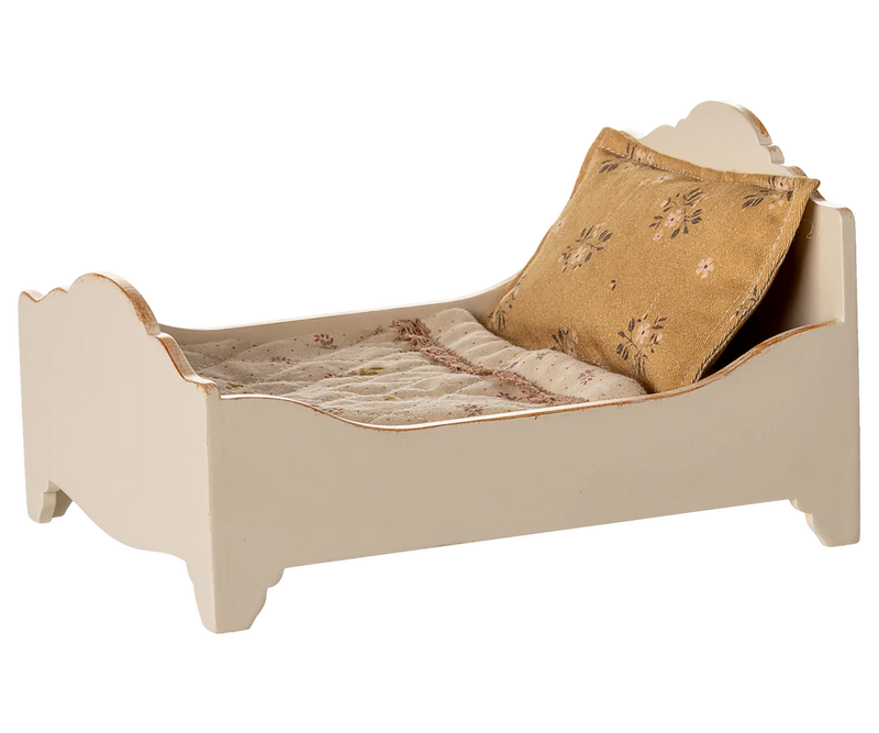 Bed, Mouse | Off White