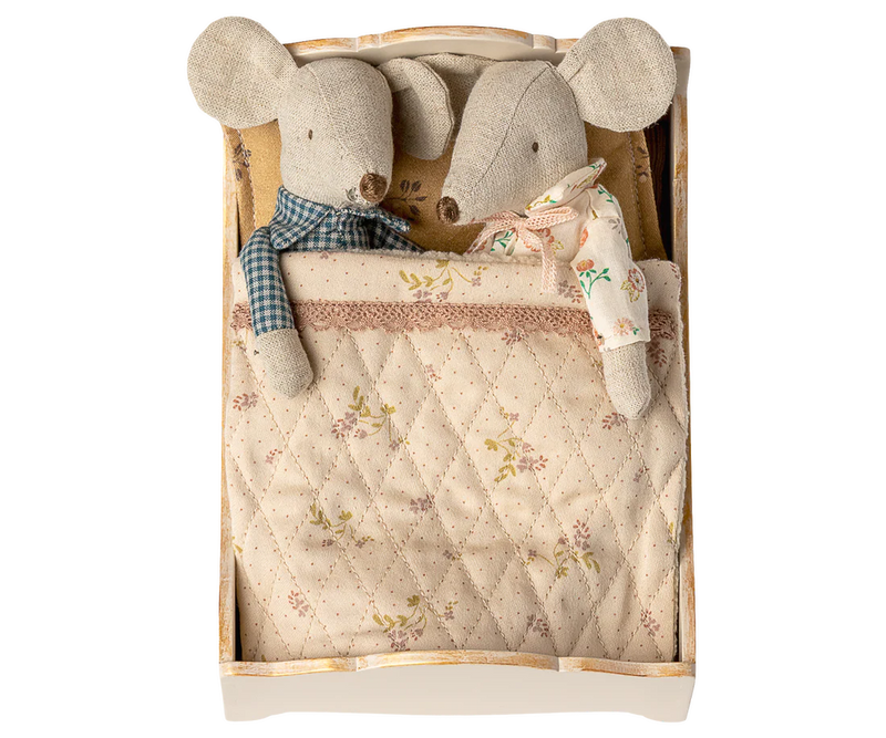Bed, Mouse | Off White