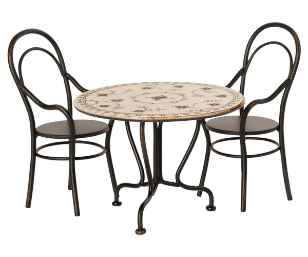 Dining table set w 2 chairs