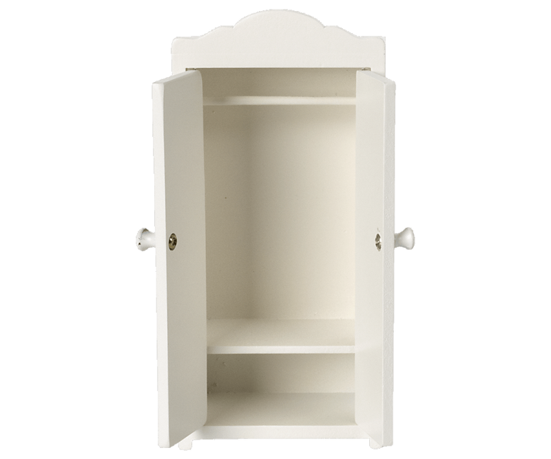 Wooden Closet, Mouse