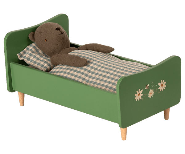 Wooden Bed, Teddy Dad